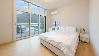 Chuncheon Dogandstay
