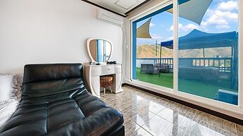 Chuncheon Dogandstay