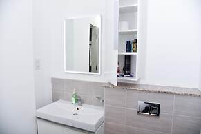 Stay.Plus Stylish Living Nova