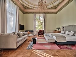 Hotel Altus Palace - Destigo Hotels
