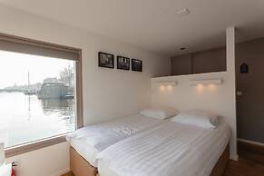 little AMSTEL HouseBoat