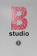 little AMSTEL HouseBoat