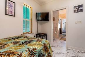 West Beach - Stay On The Sand! Gulf Views Galore, Only Steps To The Sh