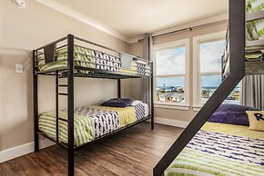 Sonny Daze - Pet Friendly, Gulf View, Heated Pool, Game Room - Perfect