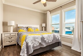 Sonny Daze - Pet Friendly, Gulf View, Heated Pool, Game Room - Perfect