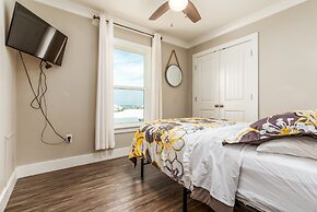 Sonny Daze - Pet Friendly, Gulf View, Heated Pool, Game Room - Perfect