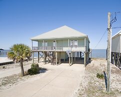 Tramarlis - Bright And Airy Bayfront Home. Enjoy Unobstructed Views An
