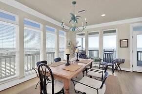 Tramarlis - Bright And Airy Bayfront Home. Enjoy Unobstructed Views An