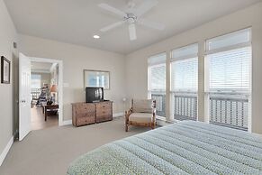 Tramarlis - Bright And Airy Bayfront Home. Enjoy Unobstructed Views An