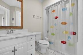 Tramarlis - Bright And Airy Bayfront Home. Enjoy Unobstructed Views An