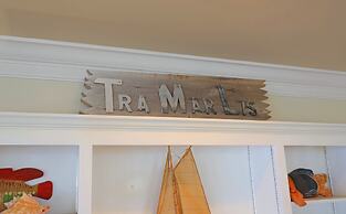 Tramarlis - Bright And Airy Bayfront Home. Enjoy Unobstructed Views An