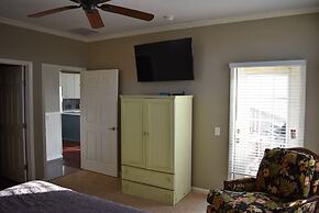 Island Time - Less Than 100 Feet From The Gulf Waters. Enjoy Your Days