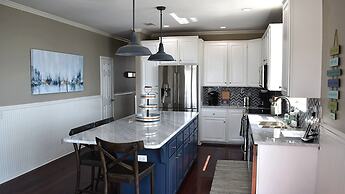 Island Time - Less Than 100 Feet From The Gulf Waters. Enjoy Your Days