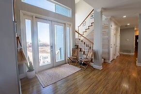 Tidal Wave - Big And Bold Bayfront Beauty! Perfect For The Whole Famil