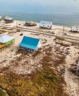 Relaxation - Large Bay Front Home Has Everything You Need For The Perf