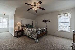 Relaxation - Large Bay Front Home Has Everything You Need For The Perf