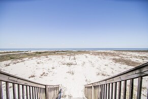 Relaxation - Large Bay Front Home Has Everything You Need For The Perf