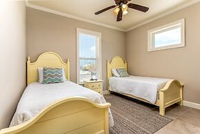 Southern Breeze - Gulf Front! Pet Friendly! Bring The Whole Family For