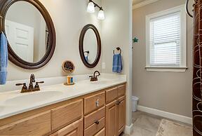 Southern Breeze - Gulf Front! Pet Friendly! Bring The Whole Family For