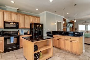 Southern Breeze - Gulf Front! Pet Friendly! Bring The Whole Family For