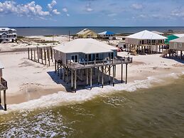 Southern Breeze - Gulf Front! Pet Friendly! Bring The Whole Family For