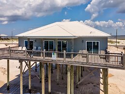 Southern Breeze - Gulf Front! Pet Friendly! Bring The Whole Family For