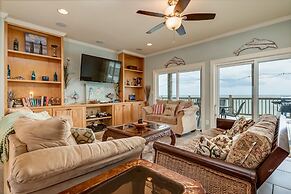 Southern Breeze - Gulf Front! Pet Friendly! Bring The Whole Family For