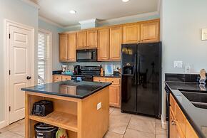 Southern Breeze - Gulf Front! Pet Friendly! Bring The Whole Family For