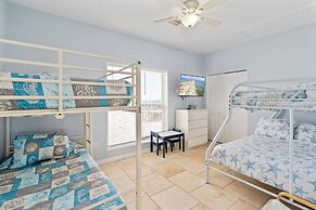 Marisol - Pet Friendly And Gulf Front! Enjoy The Large Deck With Amazi