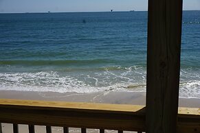 Marisol - Pet Friendly And Gulf Front! Enjoy The Large Deck With Amazi