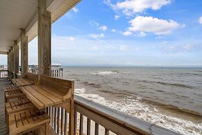 Marisol - Pet Friendly And Gulf Front! Enjoy The Large Deck With Amazi