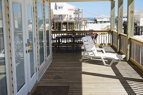 Marisol - Pet Friendly And Gulf Front! Enjoy The Large Deck With Amazi