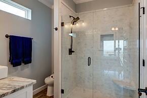 Serenity Now - Two Master Bedrooms - North and South facing decks - Pe