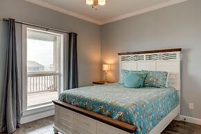 Serenity Now - Two Master Bedrooms - North and South facing decks - Pe