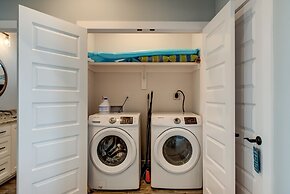 Serenity Now - Two Master Bedrooms - North and South facing decks - Pe