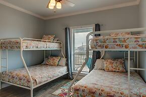 Serenity Now - Two Master Bedrooms - North and South facing decks - Pe