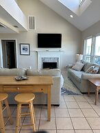 Tropical Paradise - North Side Beach Beauty! Pet Friendly - Swimming, 