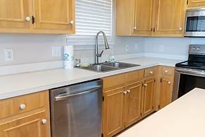 Tropical Paradise - North Side Beach Beauty! Pet Friendly - Swimming, 