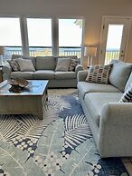 Tropical Paradise - North Side Beach Beauty! Pet Friendly - Swimming, 