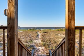 Tropical Paradise - North Side Beach Beauty! Pet Friendly - Swimming, 