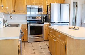 Tropical Paradise - North Side Beach Beauty! Pet Friendly - Swimming, 