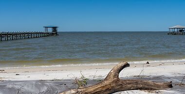 Tropical Paradise - North Side Beach Beauty! Pet Friendly - Swimming, 