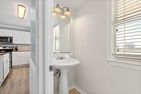 Easy Breezy - Waterfront And Wonderful! Private Pool - Pet Friendly! 3