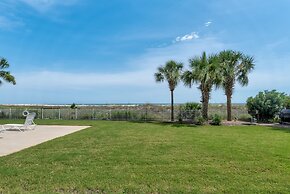Footprints In The Sand - Beautiful First Floor Walk-out Is Only Steps