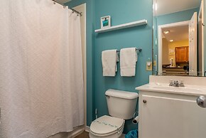 Footprints In The Sand - Beautiful First Floor Walk-out Is Only Steps