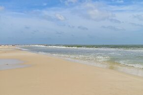 Footprints In The Sand - Beautiful First Floor Walk-out Is Only Steps