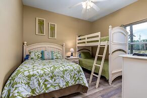 Footprints In The Sand - Beautiful First Floor Walk-out Is Only Steps