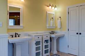 Purple Parrot - You Will Be Amazed At The Panoramic Island Views From