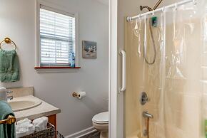 Saltaire - Pet Friendly! Amazing Wrap Around Porch - Steps From The Ba