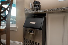 Knee Deep - Amazing Beach Cottage Locates On Sugar White Sands. Great 